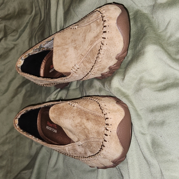 Skechers sz. 10 Brown Relaxed Fit Memory Foam Leather Suede Slipons - Picture 3 of 6